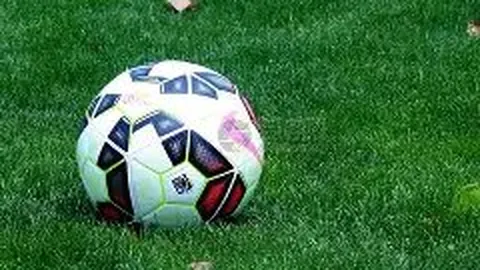 圣保利教头风趣戏谑凯恩：去年一射之威，足球至今翱翔天际未歇！