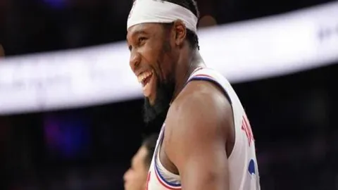 《阿甲直播对决小欧，精彩瞬间不容错过！》